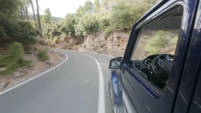 Geländewagen in einer Serpentine auf Mallorca